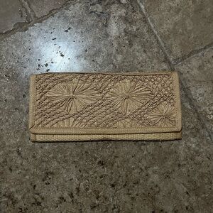 Vintage Straw Trifold Clutch